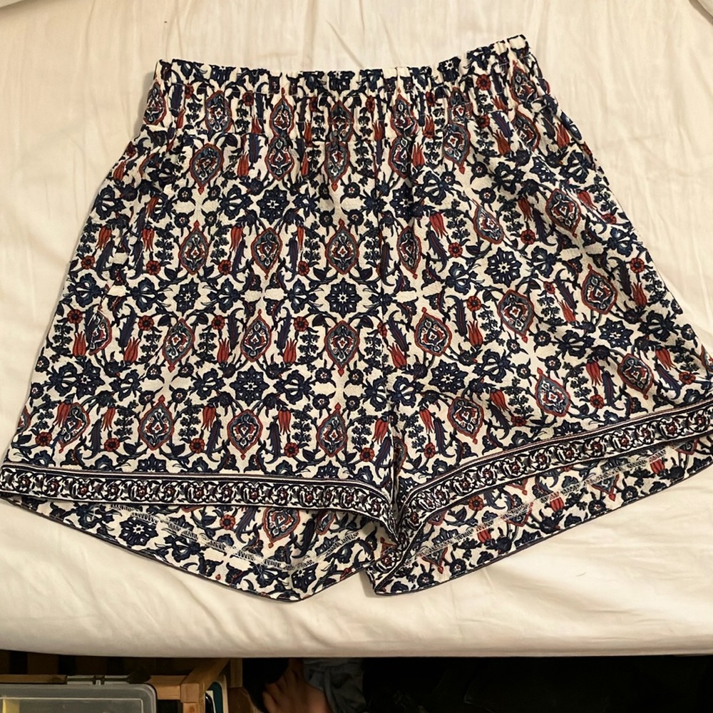 Max studio floral design shorts high rise XS